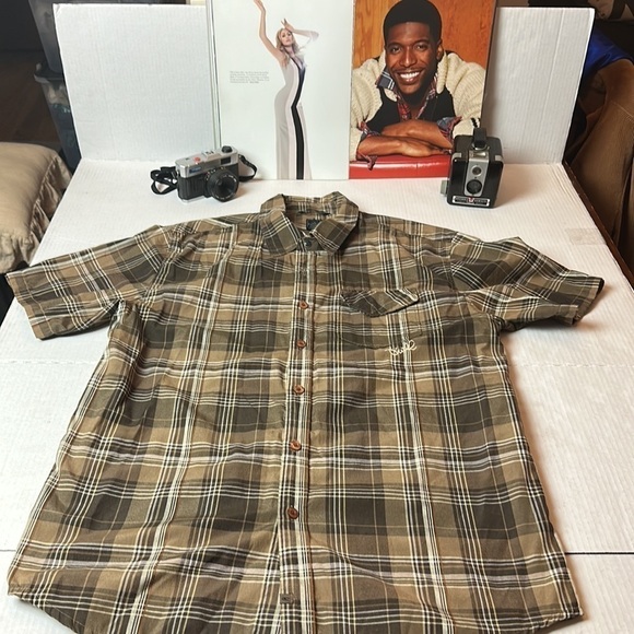 O’Neill plaid button down shirt - Picture 1 of 5